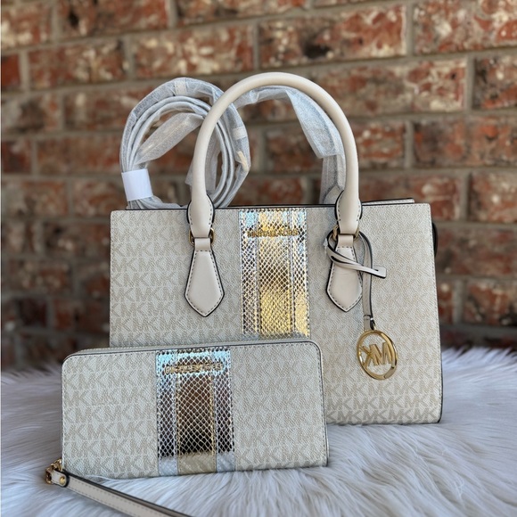 Michael Kors purse and wallet - Picture 1 of 15